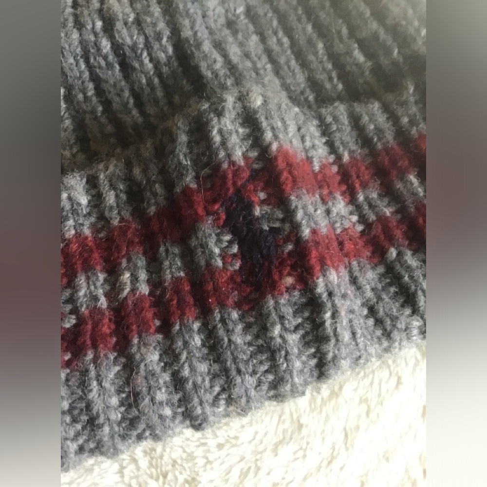 Polo Ralph Lauren Gray wool/cashmere Blend Knit Beanie with Red Stripes - Picture 2 of 4